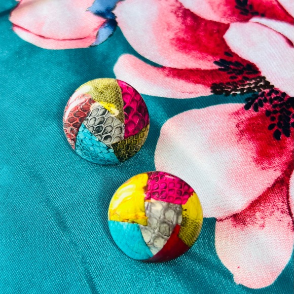 Multicoloured large stud - Picture 2 of 7